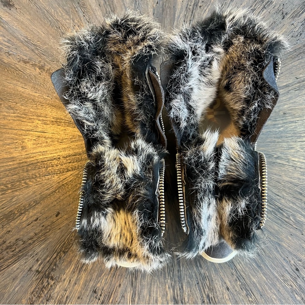 Dolce Vita Tulli Fur Lined Gray Suede Sneaker Boots Women's Size 6 - Picture 3 of 16